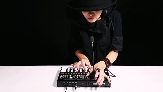 Roland Boutique Start - VP-03 Vocoder Synthesizer Tutorial смотреть онлайн
