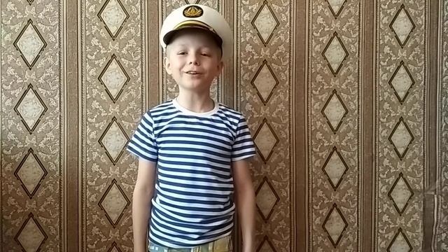 стих. "КАНИКУЛЫ" читает автор Матвей Матвеев смотреть онлайн