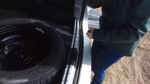 Установка креплений (колец) сетки багажника на Рено Дастер