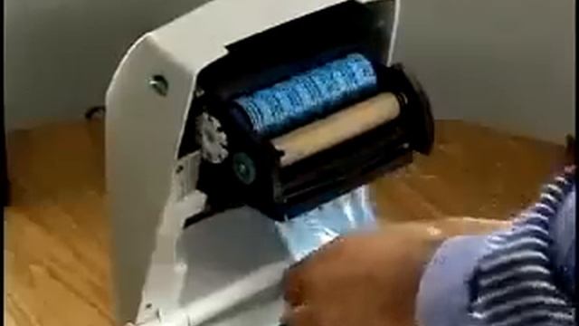 Instalacion cinta impresora Zebra GC420T смотреть онлайн