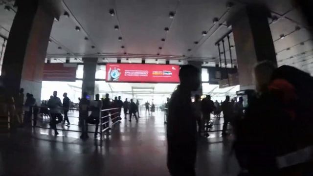 Аэропорт Дели. Как доехать на такси на Мейн Базар. Заселение в отель. смотреть онлайн
