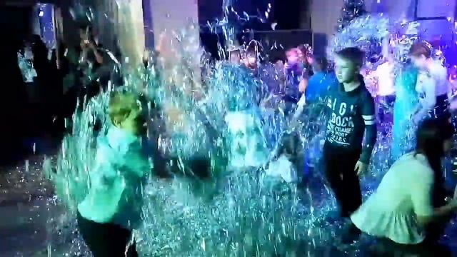Копия видео "Вера новый год 2017 великий Устюг" смотреть онлайн