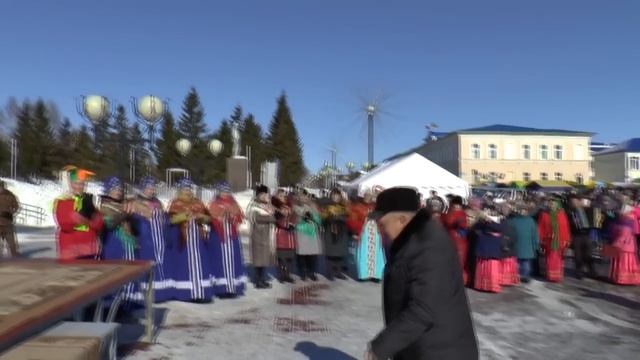 Как встретили весну в Мензелинске и сожгли чучело на Масленицу смотреть онлайн