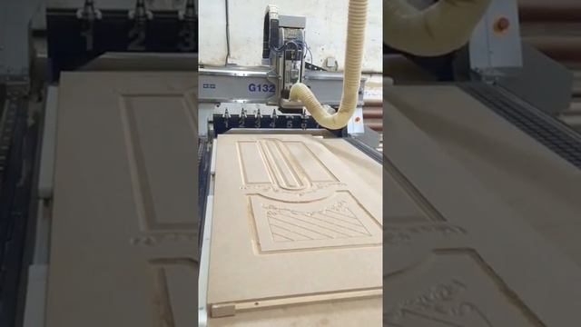 Фрезеровка дверей на станке с ЧПУ.mp4 смотреть онлайн