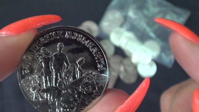 Катя вскрывает упаковку Бременских Музыкантов и представляет новые 25 рублей 2019 Мультипликация смотреть онлайн