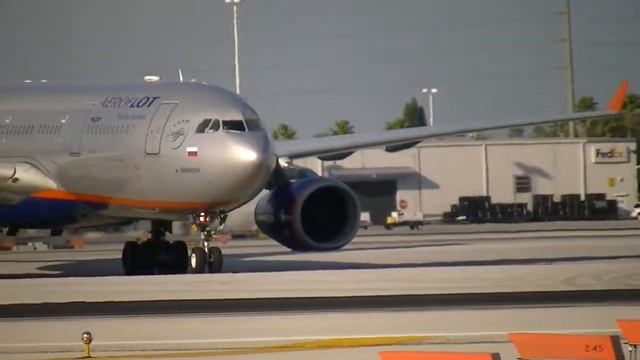 AEROFLOT. AIRBUS. A330-200.