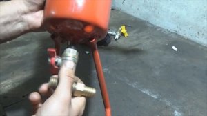 ПЕСКОСТРУЙ из САНТЕХА И ОГНЕТУШИТЕЛЯ