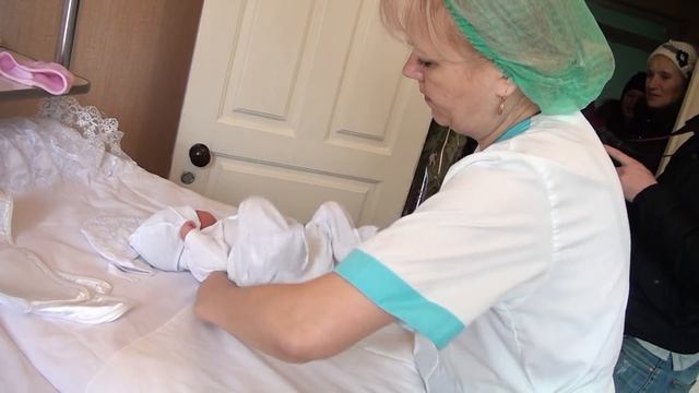 Выписка из роддома (с подготовкой и со сборами дома)