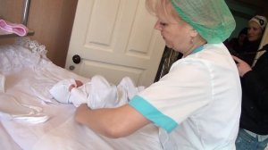 Выписка из роддома (с подготовкой и со сборами дома)