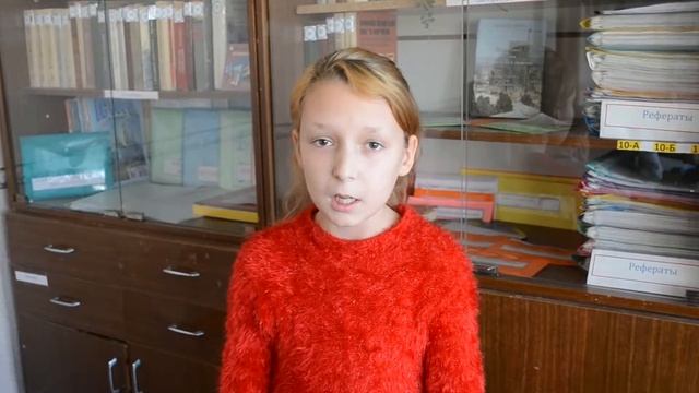 Страна читающая — Валерия Бугера читает произведение «Красною кистью...» М. И. Цветаевой смотреть онлайн