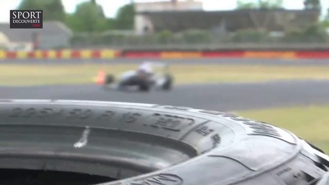 Stage de pilotage Formule Renault 2000 смотреть онлайн