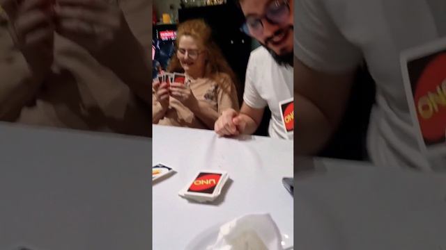 Jugando al Uno en Año Nuevo! ❤️🥳 Comencé el año ganando el juego!!!! Jajajaja смотреть онлайн