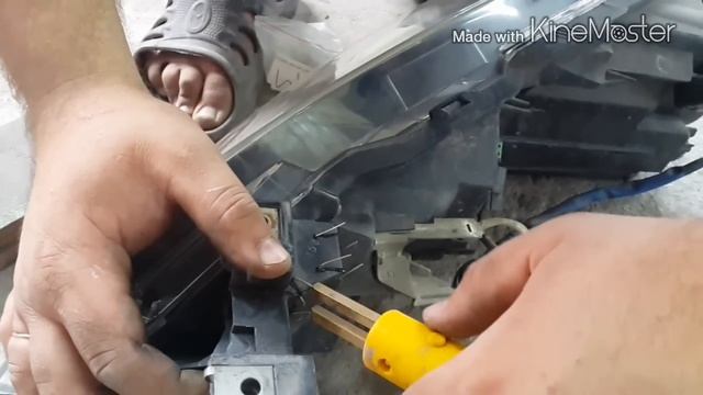 быстрый ремонт крепления фары смотреть онлайн