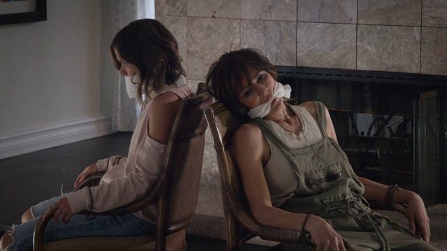 Krista Allen & Anna Marie Dobbins Chloroformed in The Wrong Mr. Right (2021) смотреть онлайн