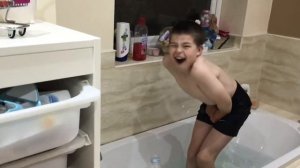 ICE COLD BATH CHALLENGE *BLOODY COLD*