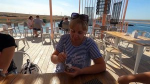 САМЫЕ ВКУСНЫЕ И ДЕШЁВЫЕ УСТРИЦЫ В КРЫМУ. Устричная ферма на озере Донузлав.