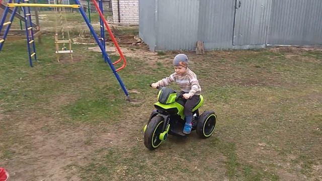 Подарил сыну мотоцикл (WEIKESI SW198A) смотреть онлайн