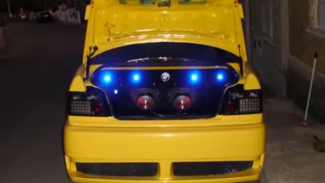 BMW 325 AMARELO смотреть онлайн