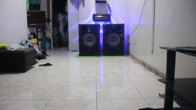 Sony Shake x70d... Aqua drop.. volume 20/50 only..distorted audio record of camera смотреть онлайн