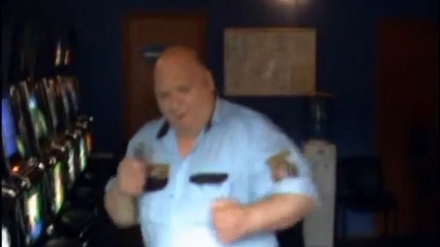 Тупой охранник (Crazy Security) смотреть онлайн