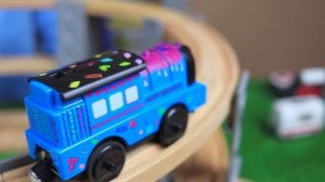 Лучшие серии видео про ПАРОВОЗИКИ Томас и его друзья / Деревянная железная дорога для детей