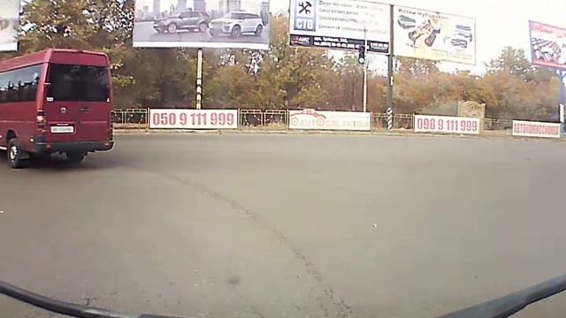 Наглый маршрутчик г. Николаев маршрут №15 смотреть онлайн