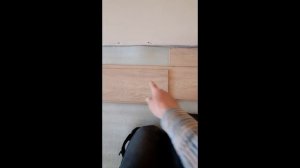 Подрезка  ламината к стене.  Продольная и  торец.