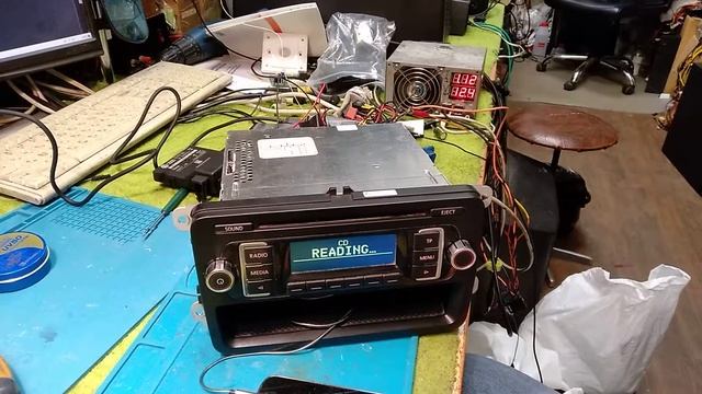 RCD210 ULVWMP3 AUX в перчаточном ящике смотреть онлайн