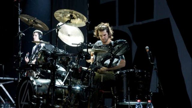 Linkin park - Leave out all the rest Live Shanghai,China 2009 смотреть онлайн