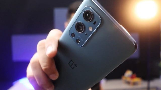 Oneplus 9 Pro Vs iPhone 12 Pro Max | What to choose? | Mohit Balani смотреть онлайн