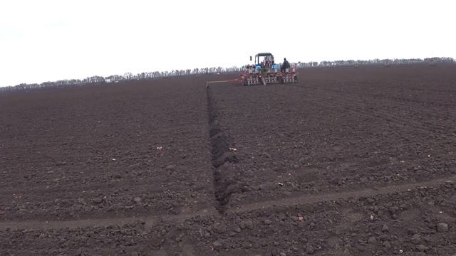 М Т З-1221 и Сеялка AGRIKOLA посев лука и капусты! смотреть онлайн