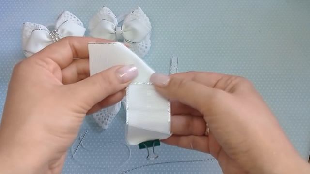 МК НАРЯДНЫЙ БАНТИК С КИСТОЧКОЙ DIY arco branco extravagante смотреть онлайн