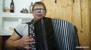 Баянист дома на диване. Песня в поддержку народа).mp4