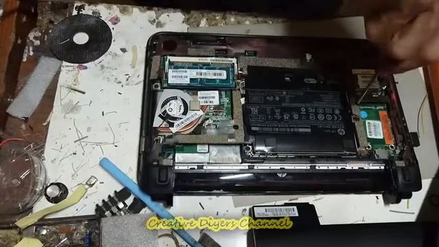 Tutorial Cara Membongkar / Melepas / Membuka Keyboard Laptop Netbook HP Mini 110