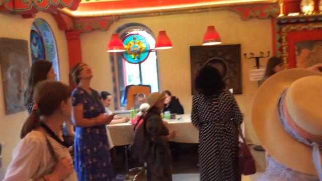 Экскурсия по Вселенскому храму перед открытием триеннале. смотреть онлайн