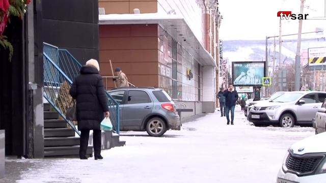 Город в гололеде. Саратовцы предлагают акцию "Не дай себе разбиться!" смотреть онлайн