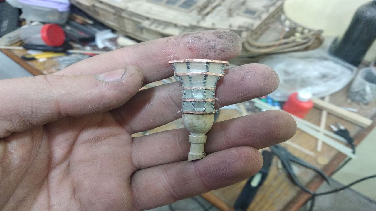 № 67 Сборка модели корабля черная жемчужина. Изготавления кормовых фанарей. смотреть онлайн