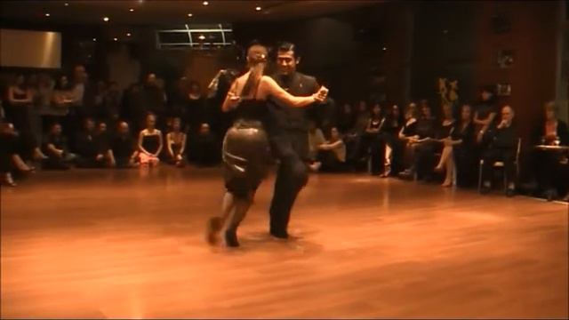 Alejandra Y Daniel - Canaro En Paris.wmv