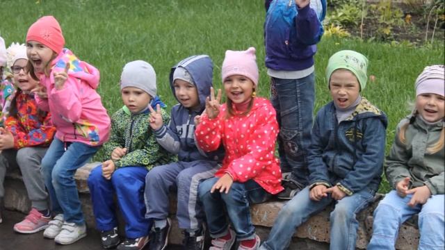 Экскурсия "Земляничек" к ДК "Родина" смотреть онлайн