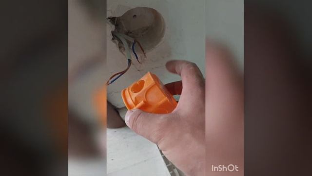 Перенос розеток в старой квартире. Неприятный 