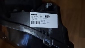 Обзор оригинальных передних фар на Рено Сандеро