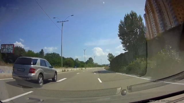 Volvo S60 D5 vs MB ML320cdi смотреть онлайн