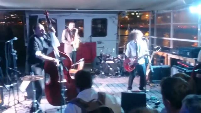 Billy's band на Москва реке Оторвемся по Питерски смотреть онлайн