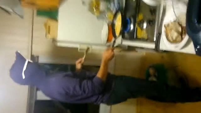 Человек Горох готовит Завтрак)))) смотреть онлайн