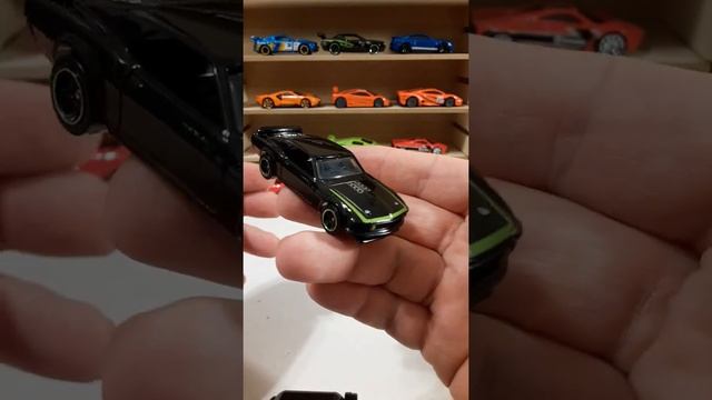 Hotwheels '69 Ford Mustang Boss 302. 1:64 Scale Car. Muscle Mania Review. смотреть онлайн