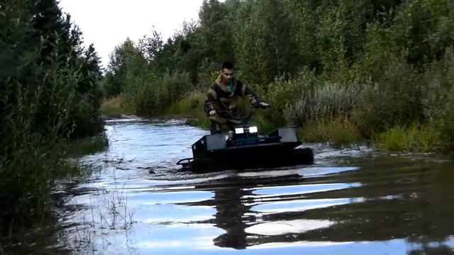 ПРОЕДЕТ ВЕЗДЕ уникальный гусеничный вездеход с двигателем от МОТОБЛОКА смотреть онлайн