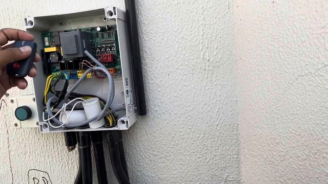 Programming BFT Mitto 2 Gate Remote Controls смотреть онлайн