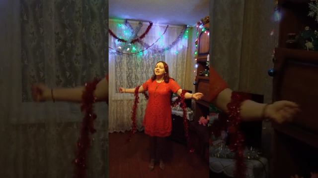 поёт 💃автор песни "Счастливые месяцы"❄💕🌨🎊 смотреть онлайн