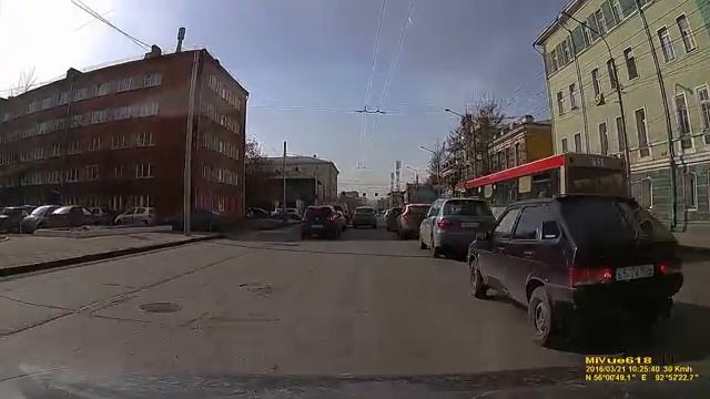 Обзор видеорегистратора MIO MiVue 618 смотреть онлайн