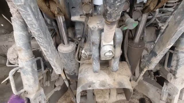 Техническое обслуживание / Трактор VALTRA